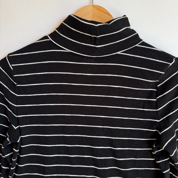 Gap Ribbed Striped Turtleneck Top Black Size Small - Picture 6 of 16